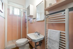 Douche, séchoir à cheveux