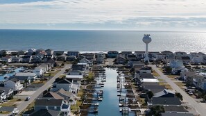 Marina - AnchorDown in OLB! Canal Home, great location! Close walk to Beach and Downtown! (Ocean Isle Beach)
