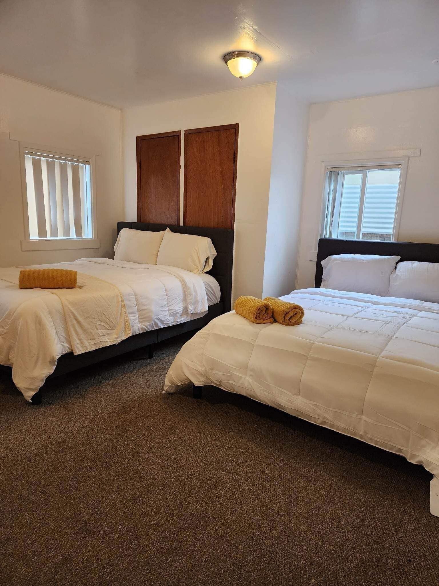 2 chambres, fer et planche à repasser, Wi-Fi, draps fournis