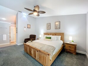 5 bedrooms, in-room safe, desk, iron/ironing board