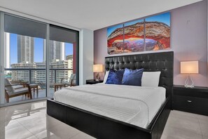 Deluxe Apartment | 3 bedrooms, blackout drapes, iron/ironing board, free WiFi - AMAZING 3BD CONDO BEACHWALK RESORT (Hallandale Beach)