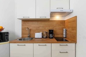 Fridge, microwave, stovetop, toaster