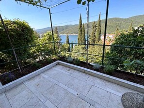 Property grounds - Holiday apartment with air conditioning (Rabac)