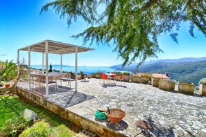 Outdoor dining - Holiday apartment with air conditioning (Rabac)