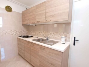 ثلاجة، موقد طهي مسطح