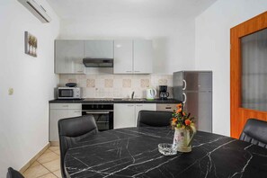 Microwave, stovetop, electric kettle, toaster