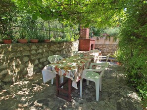 屋外ダイニングエリア