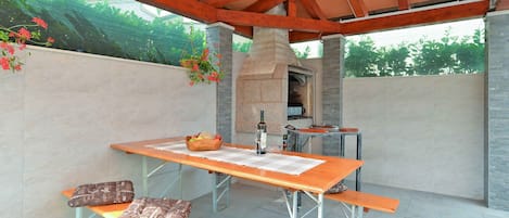 屋外ダイニングエリア