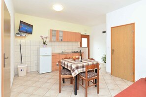 Interior - Holiday apartment with air conditioning (Valbandon)