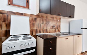 Fridge, oven, stovetop - Holiday apartment mit Terrasse (Fažana)