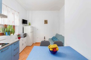 TV - Holiday apartment with air conditioning (Fažana)