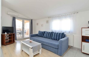 TV - Holiday apartment with air conditioning (Štinjan)