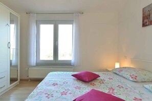 1 bedroom, WiFi - Holiday apartment with air conditioning (Štinjan)