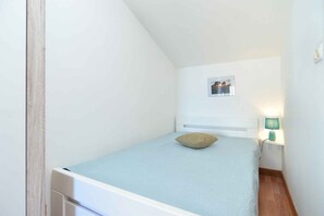 1 室のベッドルーム、WiFi