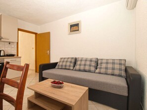 TV - Holiday apartment with air conditioning (Pula)