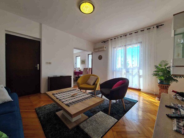 TV - Holiday apartment with air conditioning (Fažana)