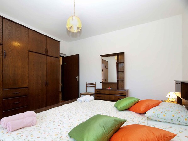 2 室のベッドルーム、WiFi