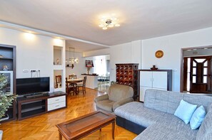 TV - Holiday apartment with air conditioning (Fažana)