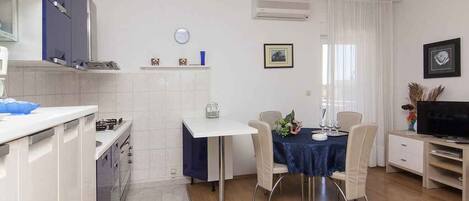 Kühlschrank, Ofen, Herdplatte, Wasserkocher