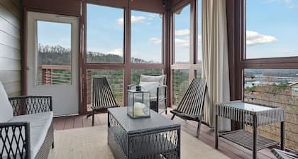 Center Hill Wakehouse