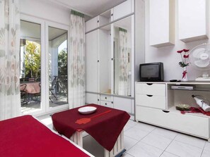 Dining - Holiday apartment with terrace (Valbandon)