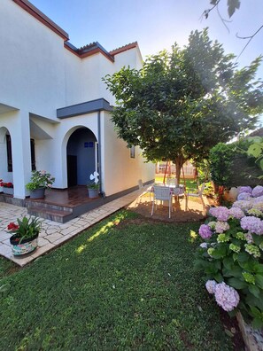 Terrace/patio - Studio with terrace and air conditioning (Valbandon)