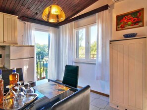 Interior - Holiday apartment with air conditioning (Valbandon)