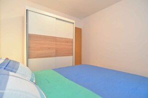 2 bedrooms, iron/ironing board