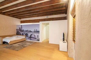 1 bedroom, iron/ironing board, WiFi, bed sheets - Appartamento in palazzo storico a 500 metri dal balcone di Giulietta (Verona)