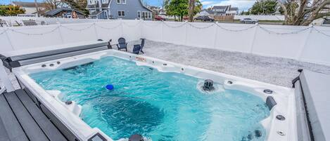 Tina de hidromasaje al aire libre