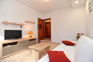 3 bedrooms - Holiday home with air conditioning (Grandići)