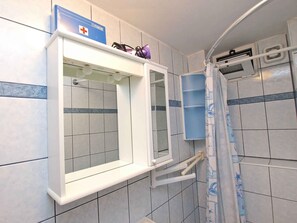 Bathroom - Holiday apartment with air conditioning (Štinjan)