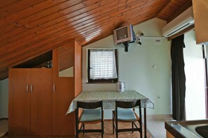 Dining - Holiday apartment with air conditioning (Štinjan)