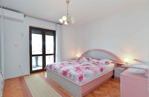 4 bedrooms