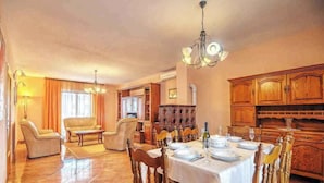Dining - Holiday apartment with air conditioning (Pula)
