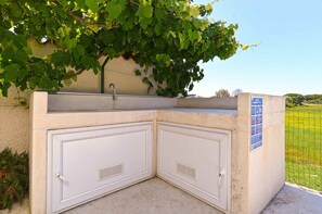 Property grounds - Holiday apartment with air conditioning (Valbandon)