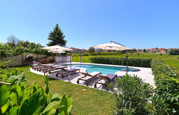 Pool - Holiday apartment with air conditioning (Valbandon)