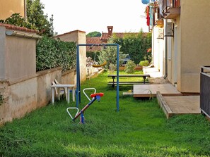 Outdoor dining - Holiday apartment with air conditioning (Štinjan)