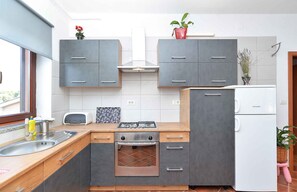 Kühlschrank, Ofen, Herdplatte