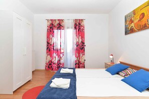 2 bedrooms