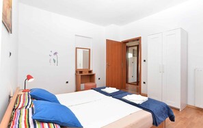 2 bedrooms