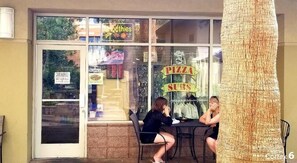 Outdoor dining - The Grandview at Las Vegas 2 (Las Vegas)
