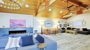 Smart TV, table tennis