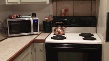 Micro-ondes, four, plaque de cuisson