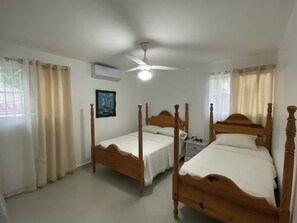 5 habitaciones, escritorio, tabla de planchar con plancha y wifi gratis 
