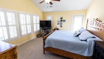 5 Schlafzimmer, Schreibtisch, Bügeleisen/Bügelbrett, WLAN