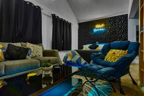 Living area - Sleek Studio! Mins to Sunland Park Racetrack/Casino! (El Paso)