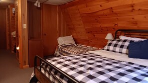 4 bedrooms, travel cot, free WiFi, bed sheets