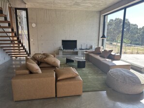 Living area - Unveil a masterpiece in architectural design!  (Hepburn)