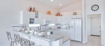Green Valley Getaway Near Golfing: Pool Access!